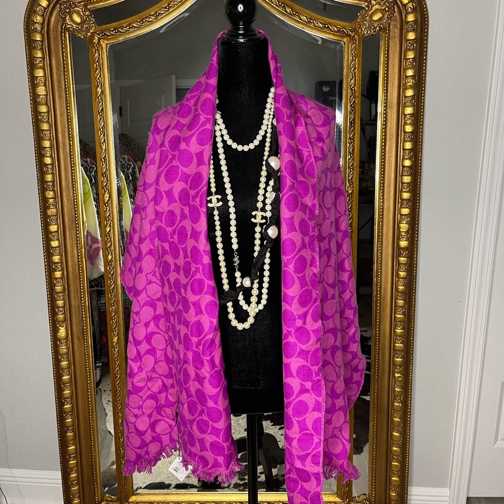 NWT COACH Fuchsia Scarf (* FLAW)